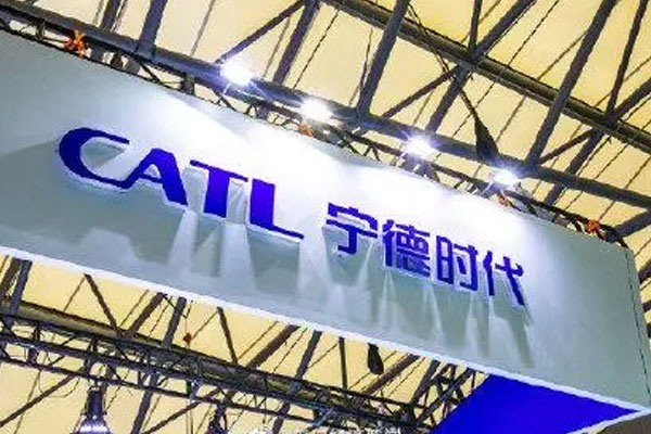 宁德时代一度大跌近7%，半天成交额已然突破百亿