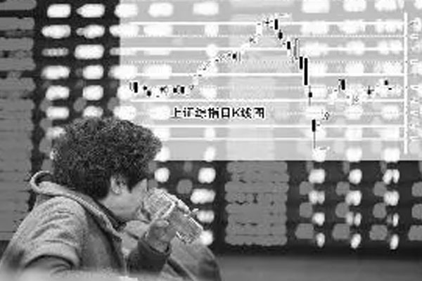 沪指失守3300点，创业板指稍显强势