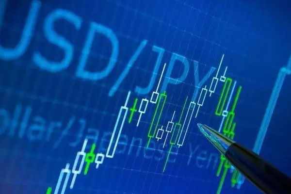 美股下半场扭转跌势，标普500指数上涨了2.8%