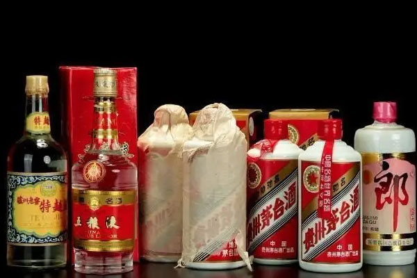 贵州茅台市值超过腾讯企业，以2.35万亿人民币成为中国第一企业
