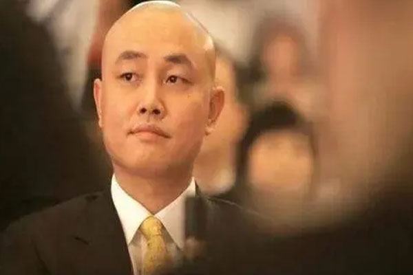 黄光裕出售4.2亿股国美零售股份，涉资7167.28万港元