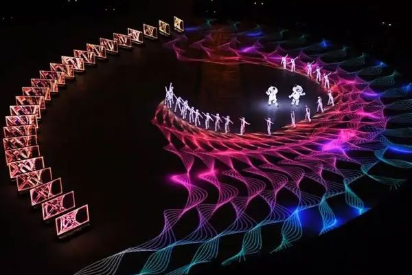 2022年我国演出市场经济规模243.60亿，票房收入总计89.88亿