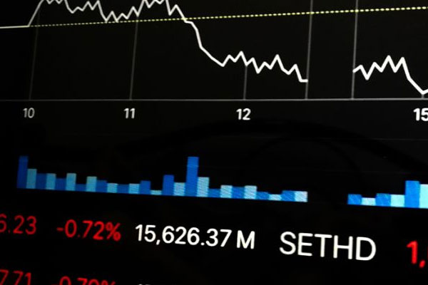 恒生科技指数盘中一度翻红，恒指跌0.66%报17059.33点