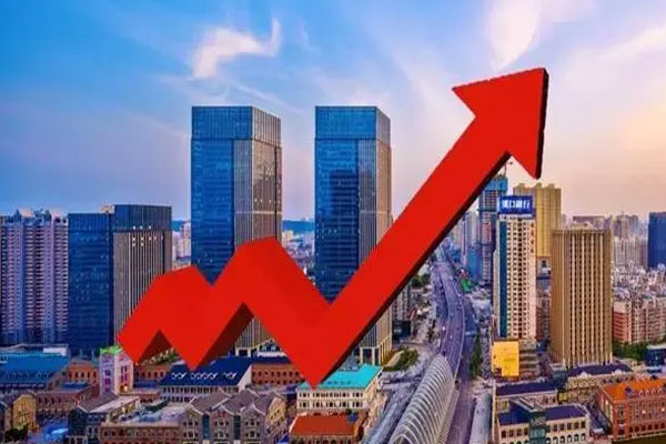房地产股早间全线高开高走，板块指数盘中放量大涨近4%