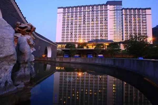宁波慈溪市挂牌1宗宅地，出让面积61750㎡