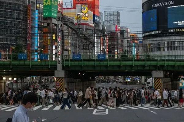 2024年日本经济展望：强劲增长、通胀改善与劳动力市场挑战