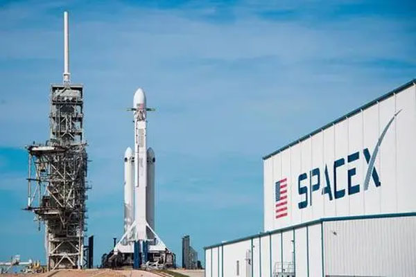SpaceX与新老投资者达成协议，以每股560美元从内部人士出售股票